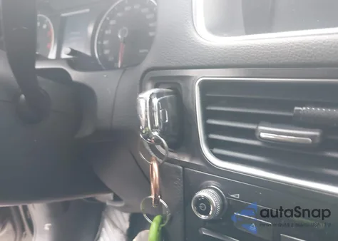 2015 Audi Q5 2.0T Premium из США, поврежденный, VIN WA1CFAFP0FA111473